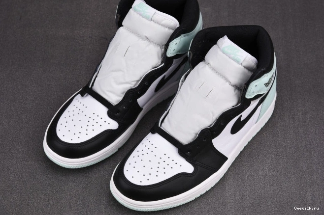 One Kick 861428-100 Igloo High Retro 1 Jordan 0810
